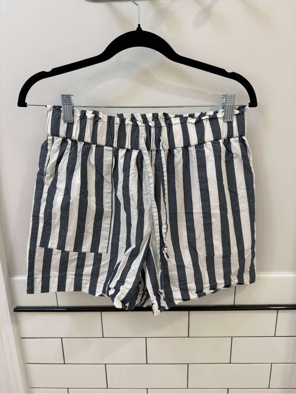Kensie High-Waist Striped Shorts - White & Navy